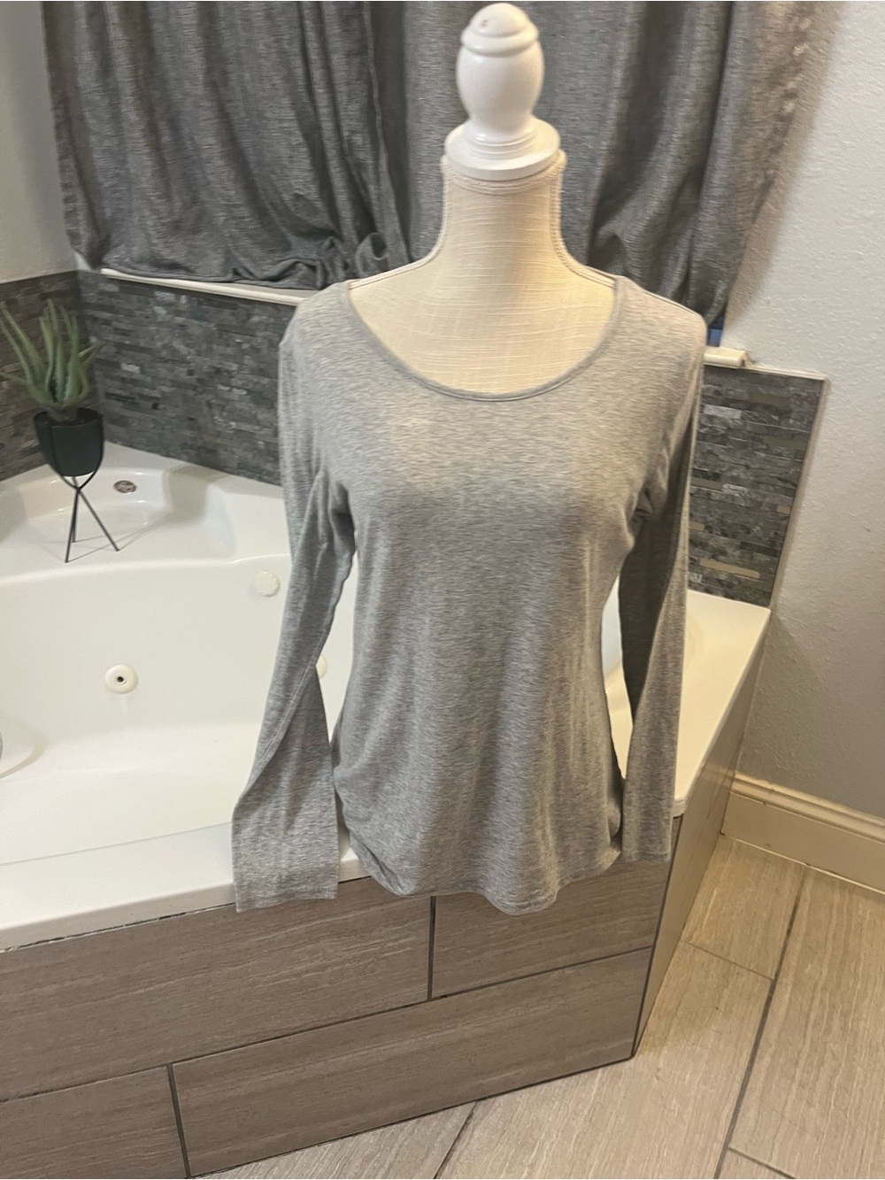 Classic Grey Long-Sleeve Women's Top M